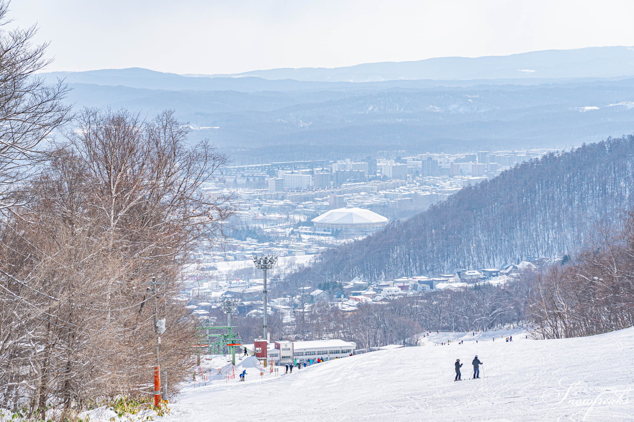 札幌藻岩山スキー場　積雪 105cm。スキーヤーだけが楽しめる！名物の急斜面『うさぎ平』＆『からまつ』両上級者コースもコンディション良好です(^^)/